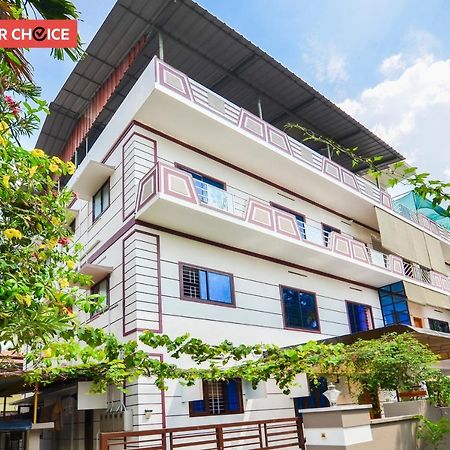 Oyo Home 81801 Akash Villa Trippapur Kültér fotó