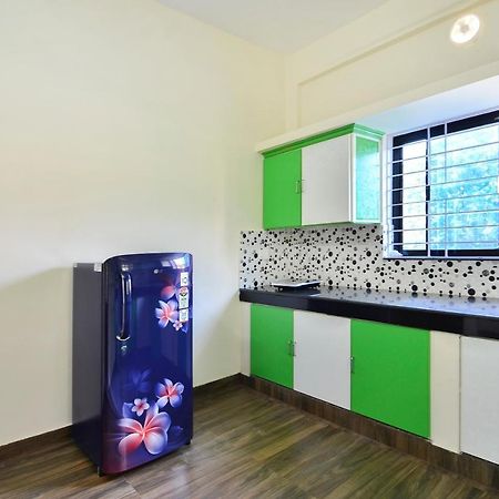 Oyo Home 81801 Akash Villa Trippapur Kültér fotó