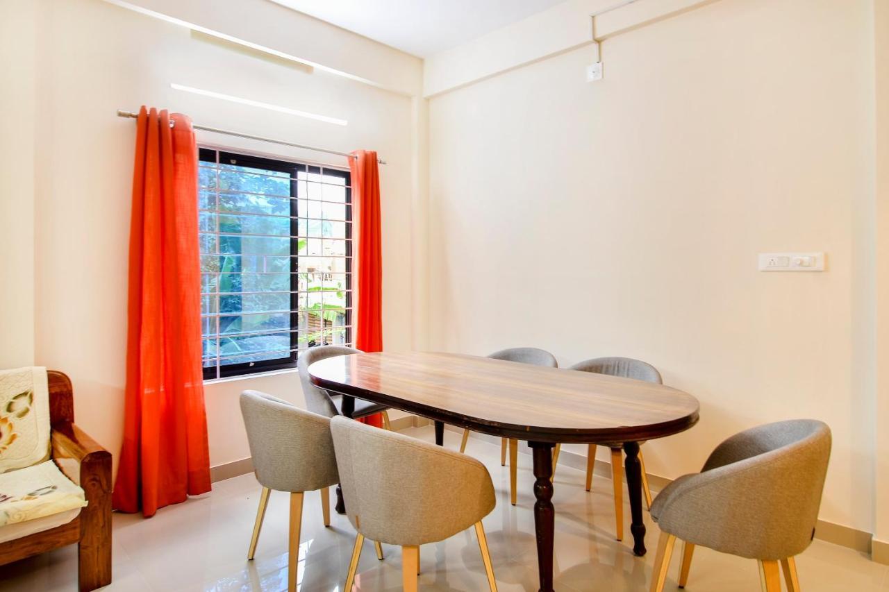 Oyo Home 81801 Akash Villa Trippapur Kültér fotó