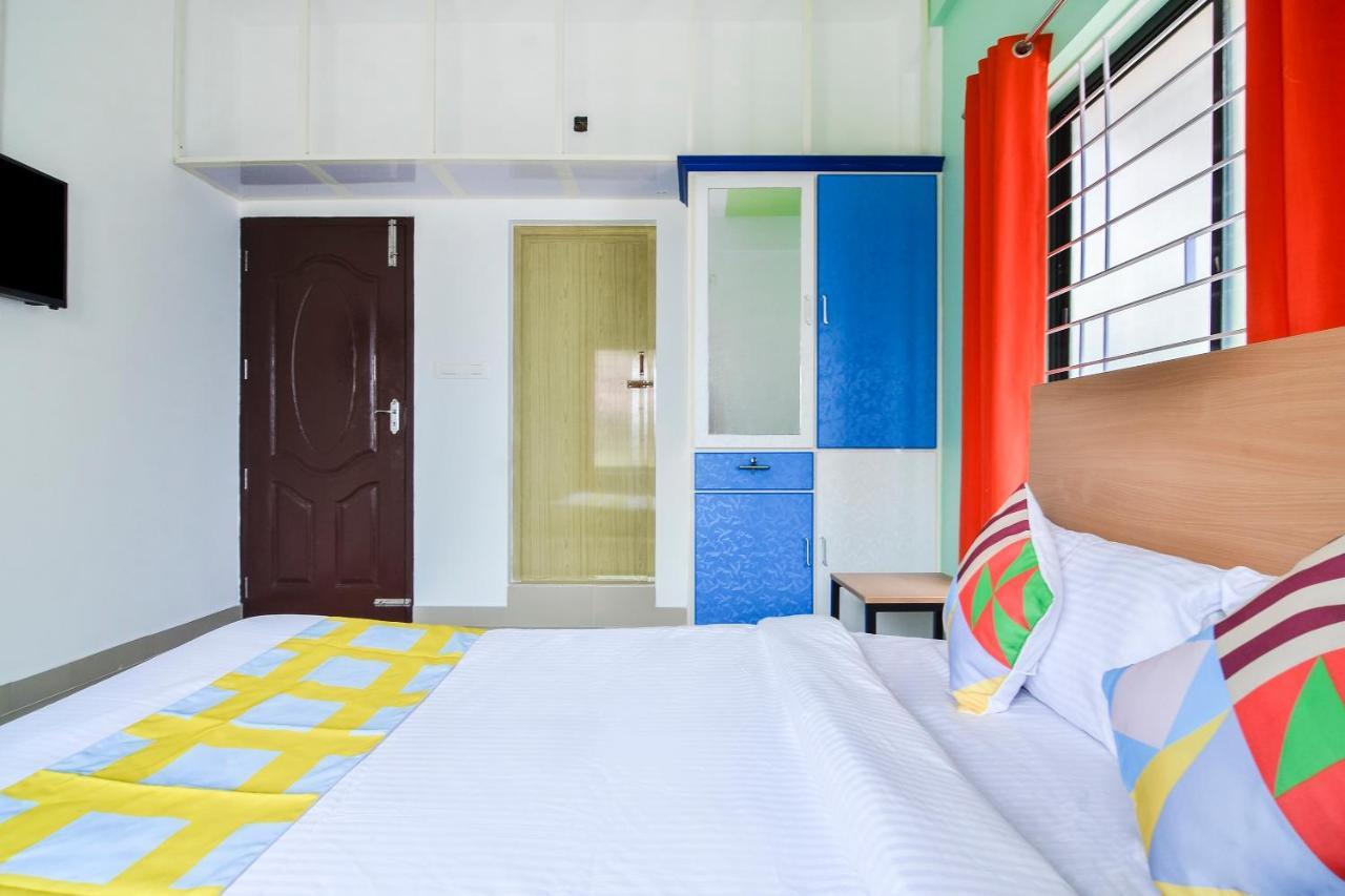 Oyo Home 81801 Akash Villa Trippapur Kültér fotó