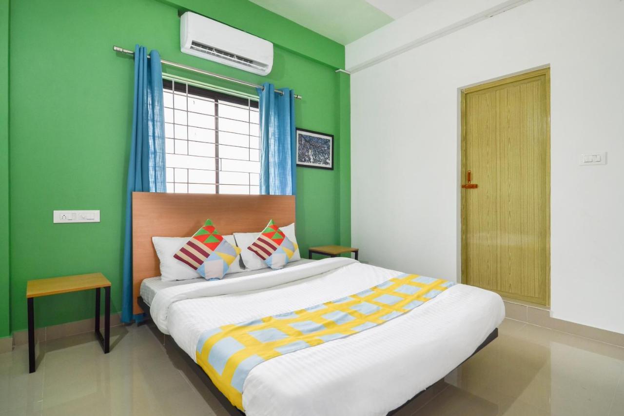 Oyo Home 81801 Akash Villa Trippapur Kültér fotó