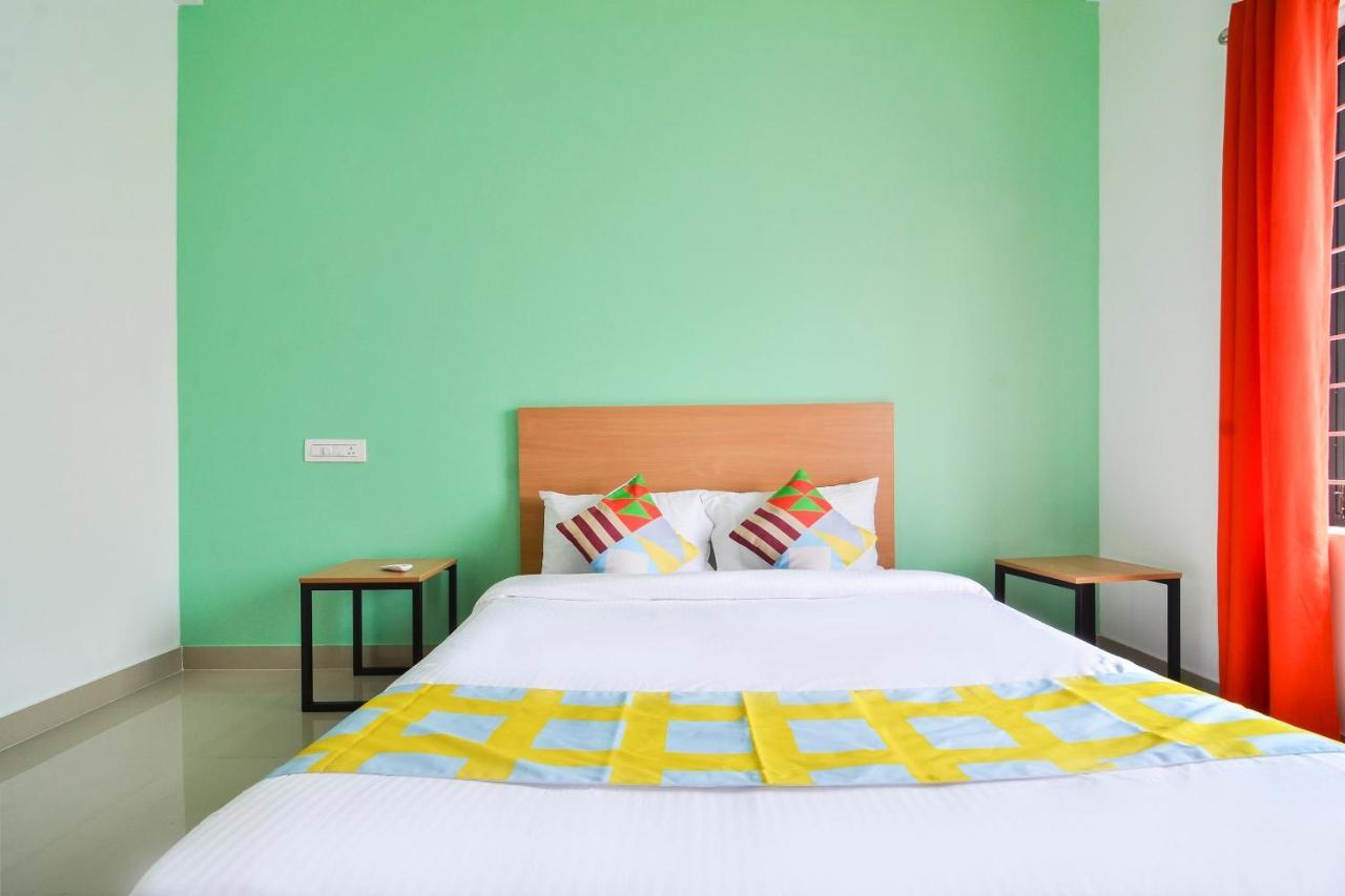 Oyo Home 81801 Akash Villa Trippapur Kültér fotó