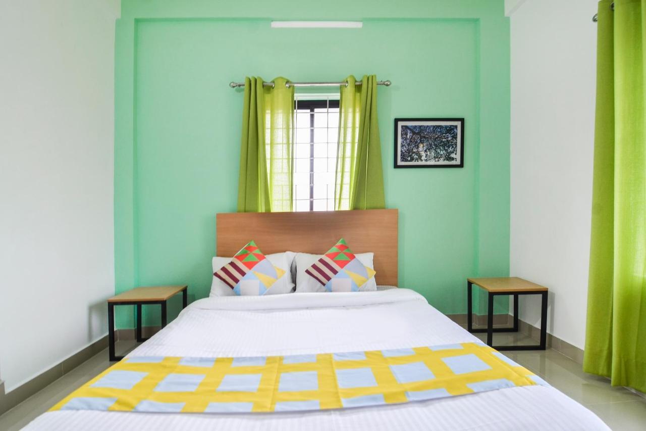 Oyo Home 81801 Akash Villa Trippapur Kültér fotó