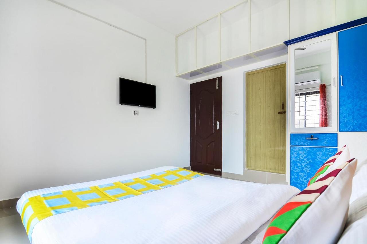 Oyo Home 81801 Akash Villa Trippapur Kültér fotó