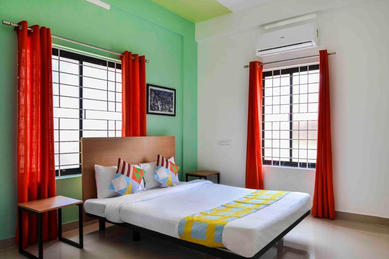 Oyo Home 81801 Akash Villa Trippapur Kültér fotó