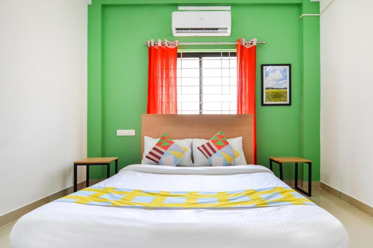Oyo Home 81801 Akash Villa Trippapur Kültér fotó