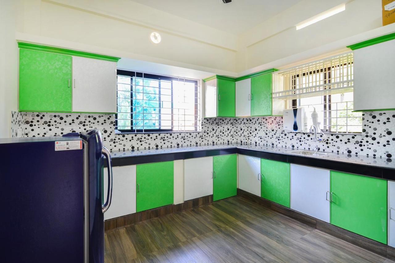 Oyo Home 81801 Akash Villa Trippapur Kültér fotó