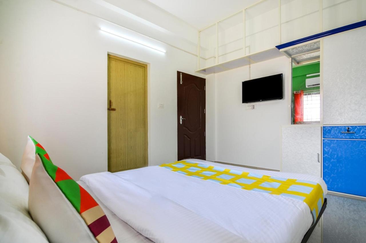 Oyo Home 81801 Akash Villa Trippapur Kültér fotó