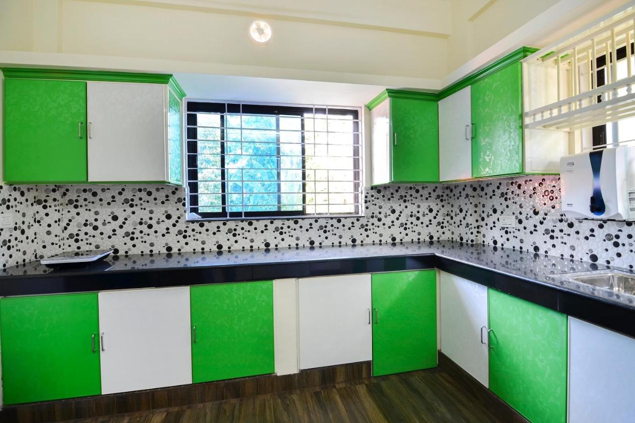 Oyo Home 81801 Akash Villa Trippapur Kültér fotó