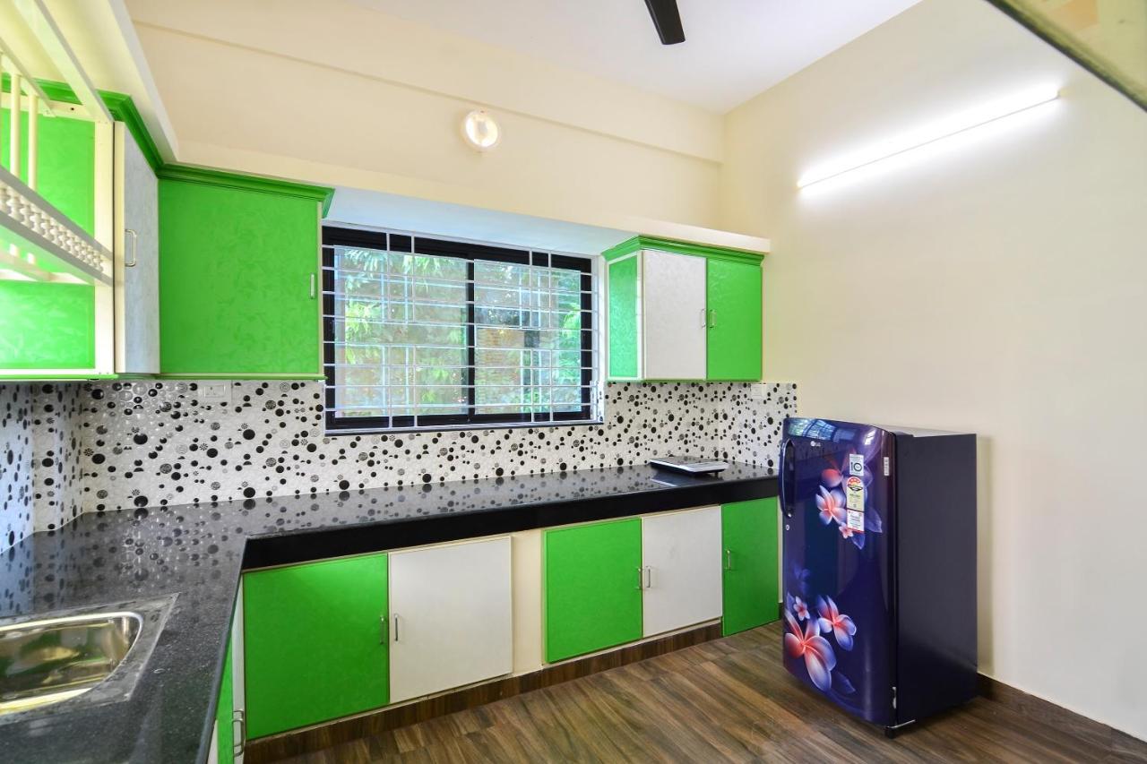 Oyo Home 81801 Akash Villa Trippapur Kültér fotó